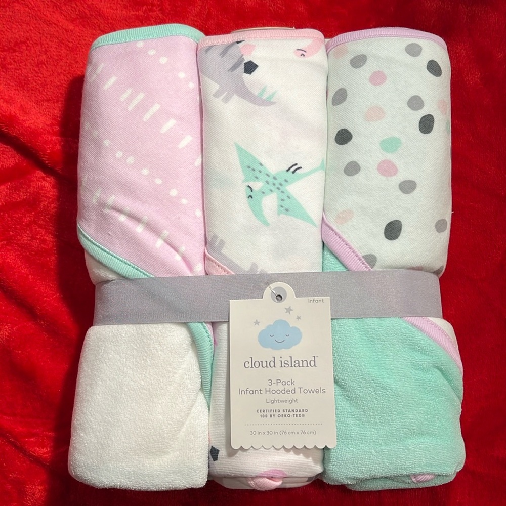 NWT Cloud Island 3-Pack Infant Hooded Towels Lightweight. 30 in x 30 in.